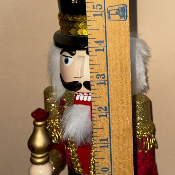 CHRISTMAS NUTCRACKER SOLDIER 16.5" DRESSED IN RED JACKET - Picture 2 of 2